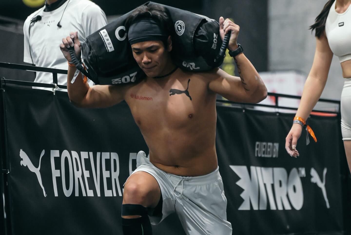 大会本番 — Sandbag Lunges